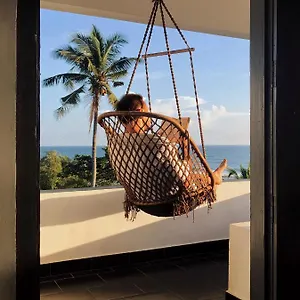 https://mint-inside-beach-hotel.kerala-hotels.net