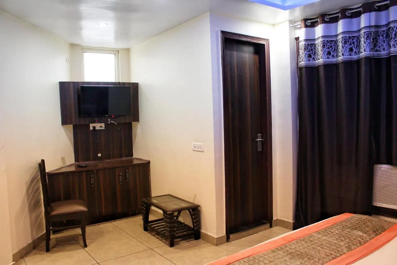 *** Bed & Breakfast Airport Hotel Classic Park New Delhi India