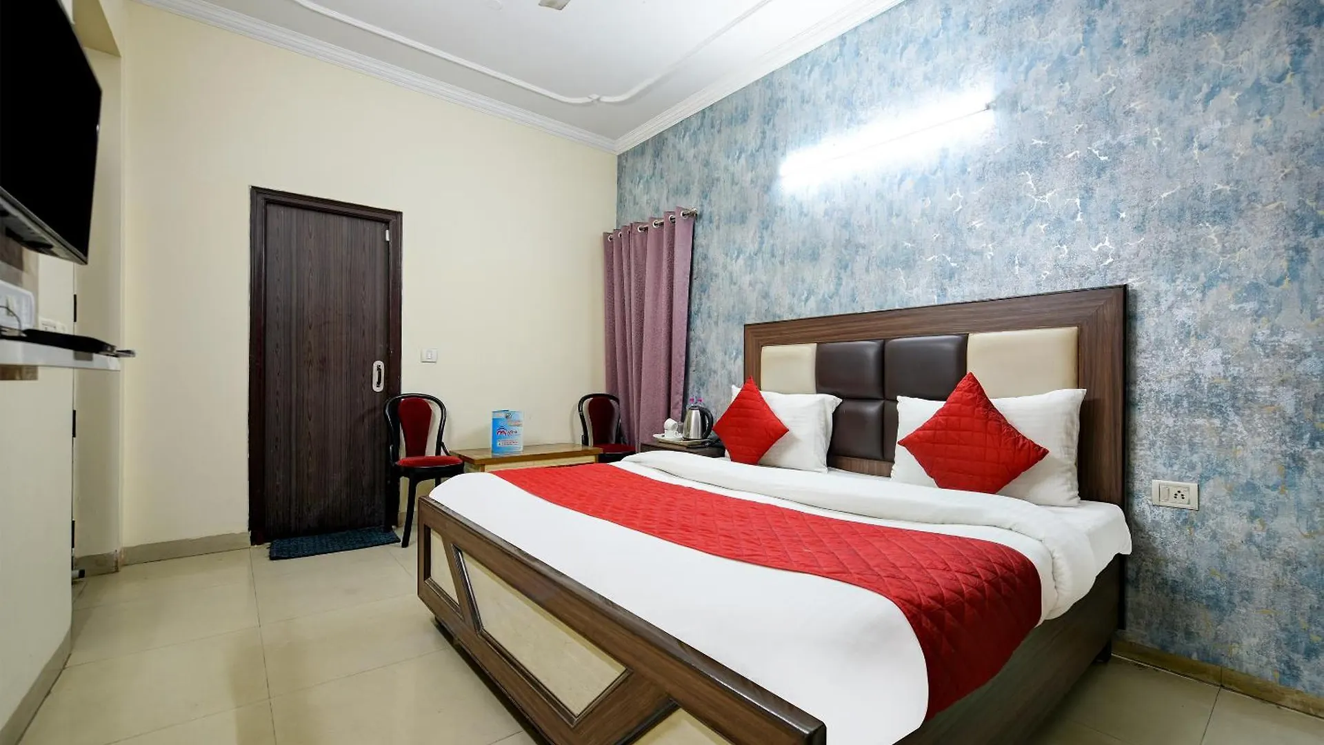 *** Bed & Breakfast Airport Hotel Classic Park New Delhi India