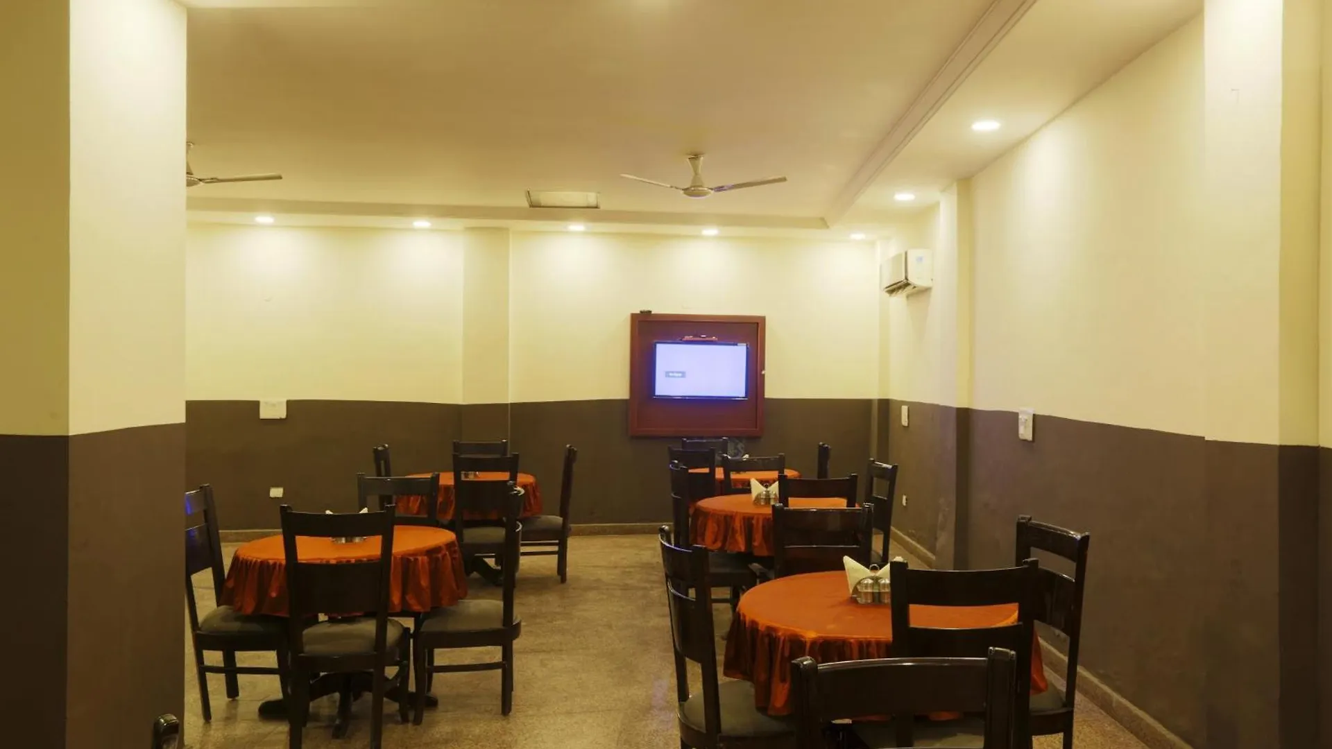 Airport Hotel Classic Park New Delhi 3*,